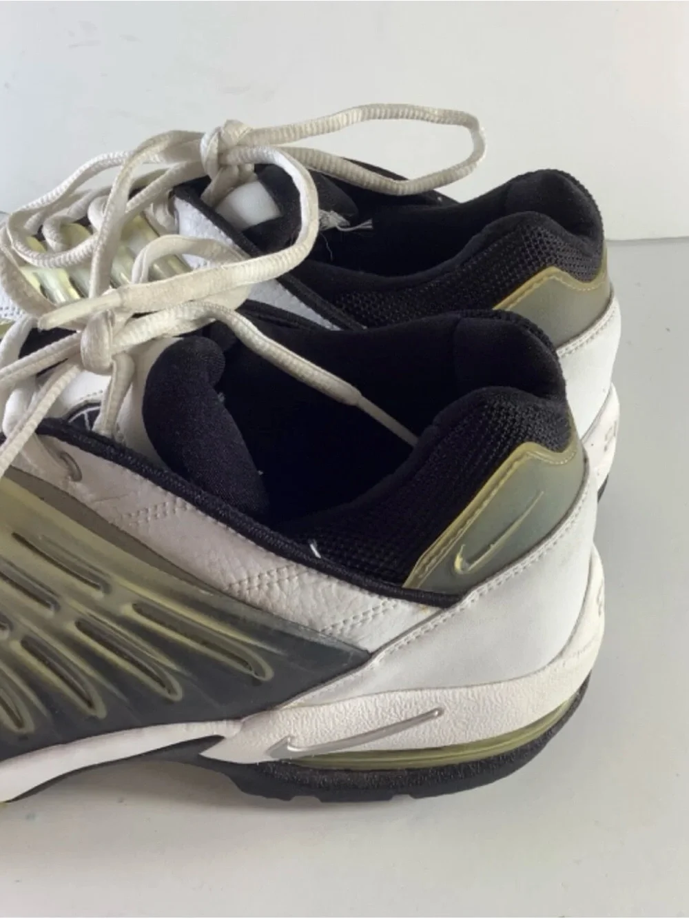 Nike Air Men White Leather Golf Shoes  - Size 10.5